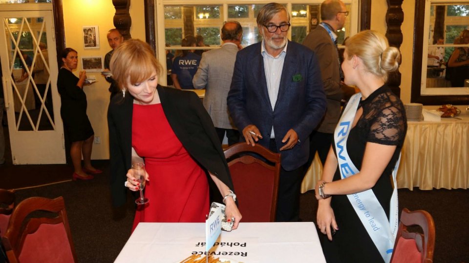 RWE party MFF Karlovy Vary 2014 - Aňu doprovázel prezident Jiří Bartoška